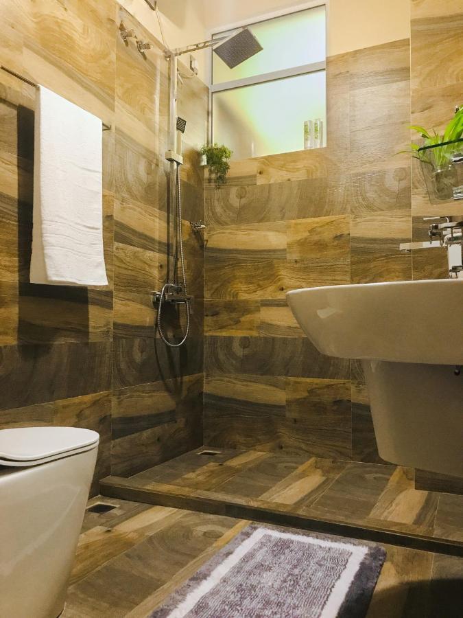 Tranquil Quarter Hotel Канди Екстериор снимка