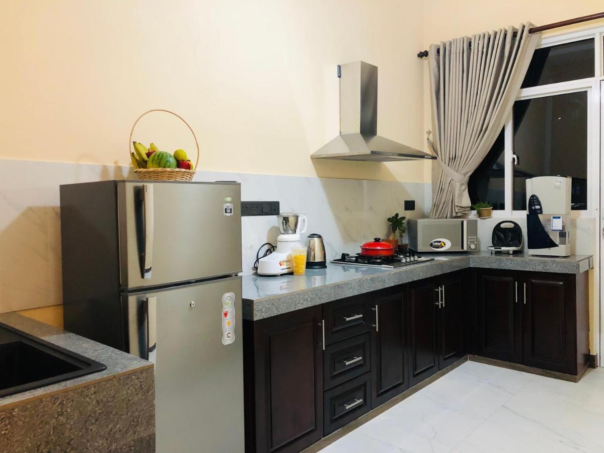 Tranquil Quarter Hotel Канди Екстериор снимка